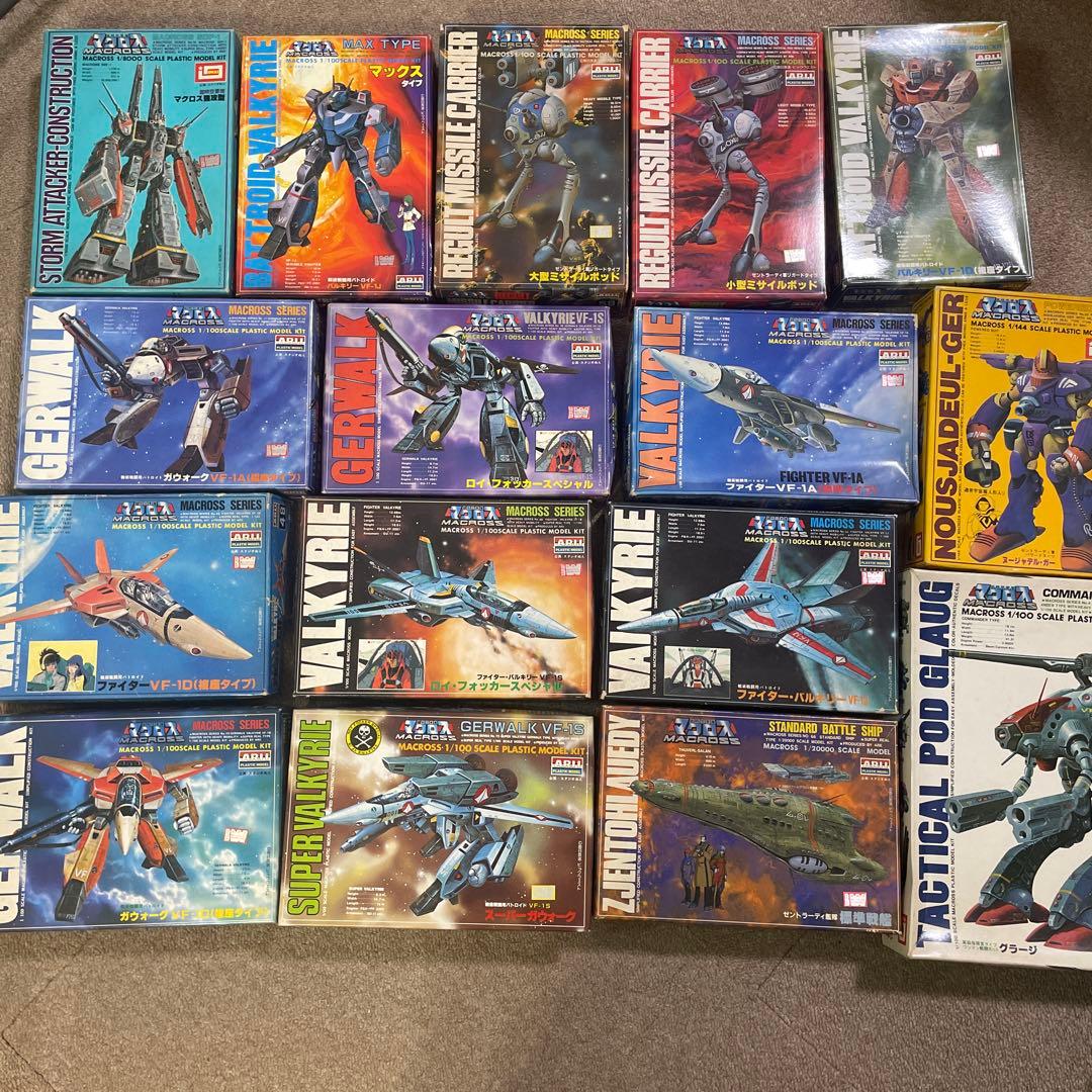 マクロス　プラモデル　16種➕おまけ3個