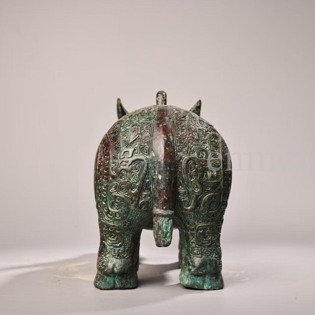中国古美術・珍品旧藏・青銅器 牛尊 彫刻銘文入・高浮彫錾刻・純銅・置物・風水開運