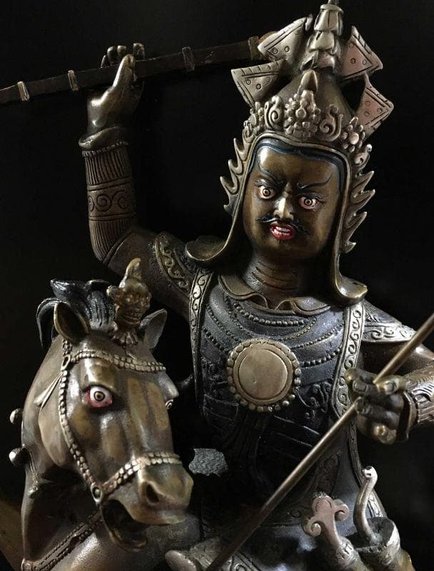 ◆ケサル大王像◆チベットの英雄