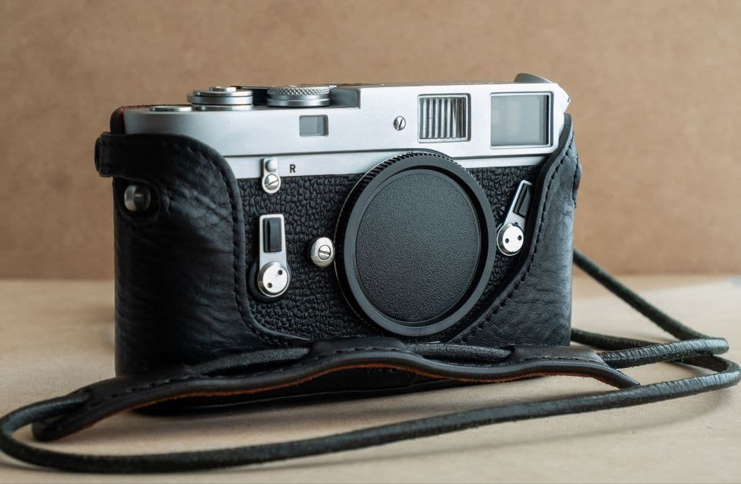 Leica M4 / ライカ M4　#117万台ボディ　ケースストラップ付
