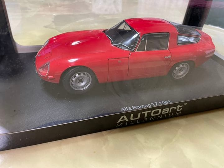 アルファロメオTZ オートアート 1/18