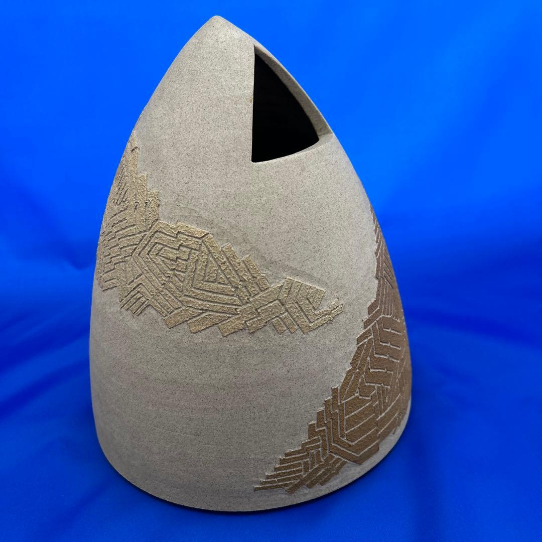 作家作品 幾何学模様の三角形陶器