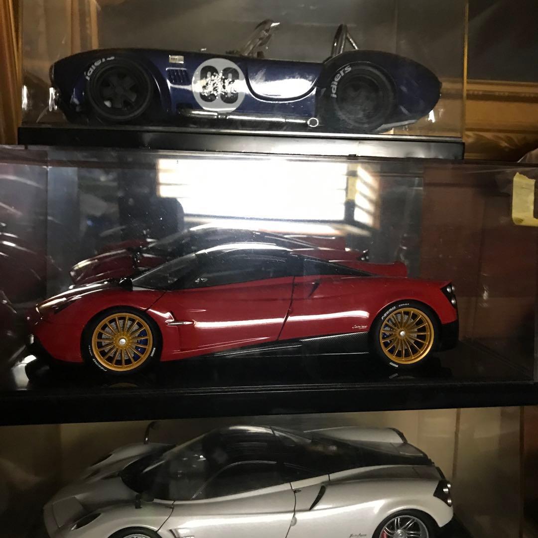 パガーニ ウワイラレッド ミニカー ゴールドホイール