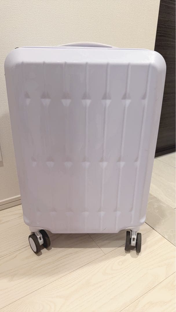 スーツケース　パステルラベンダー色
