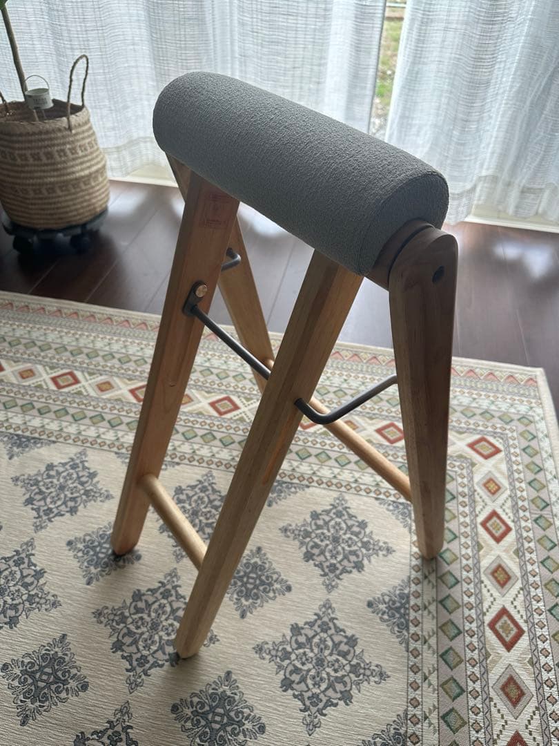 折りたたみスツール 軽量デザイン　ナチュラル