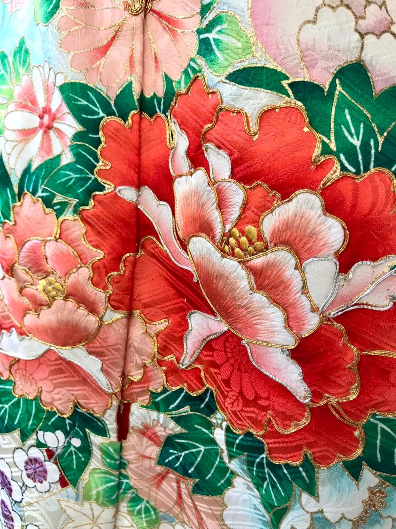 最高級　絞りと刺繍　水色 　オレンジ系花柄 　金駒刺繡　金糸　振袖 着物