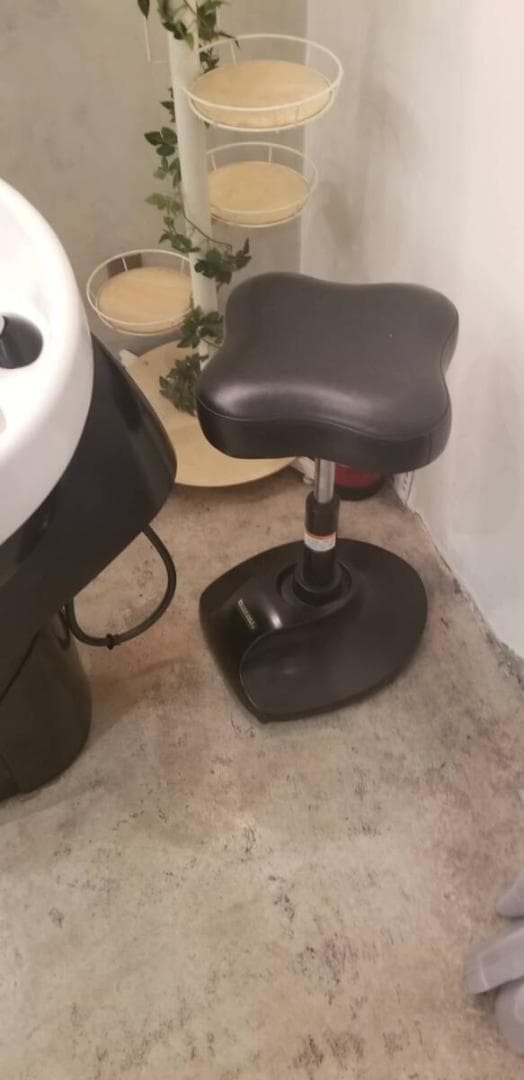 美容室タカラベルモント YUME ユメエスポワール スツール付 中古　引取限定