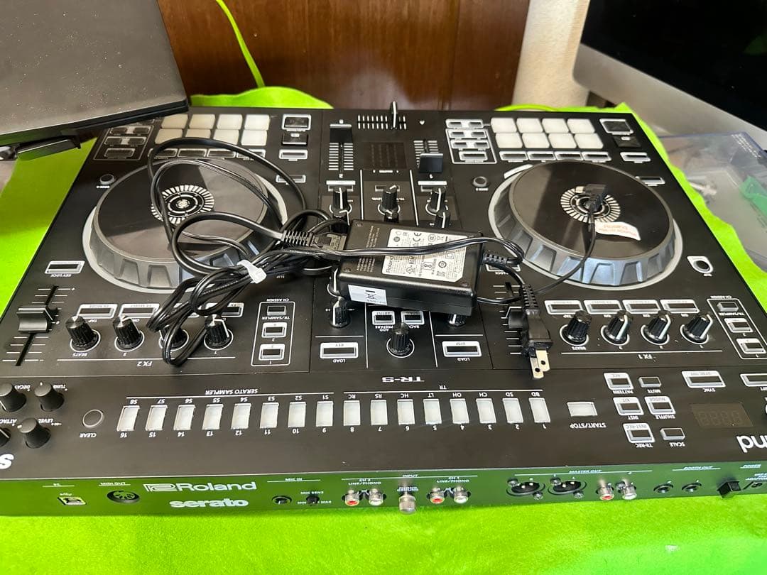 Djコントローラー Roland DJ-505 2チャンネル 4デッキ