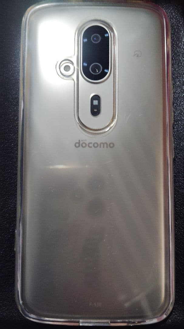 ドコモ　らくらくスマートフォン F-53E　ゴールド　美品