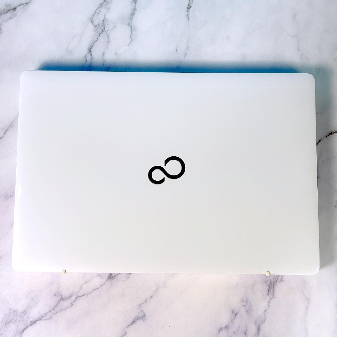 美品☆Corei7・8GB・SSD512・Win11・ホワイト・ノートパソコン