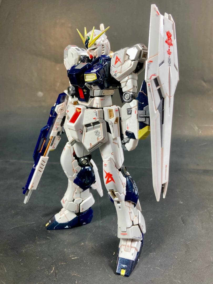 RG νガンダム 全塗装済完成品