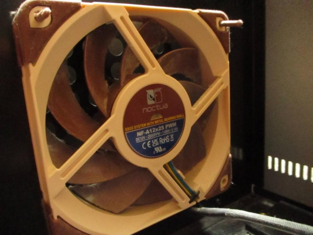 Abee acubic CS01 (Noctuaファン付き)