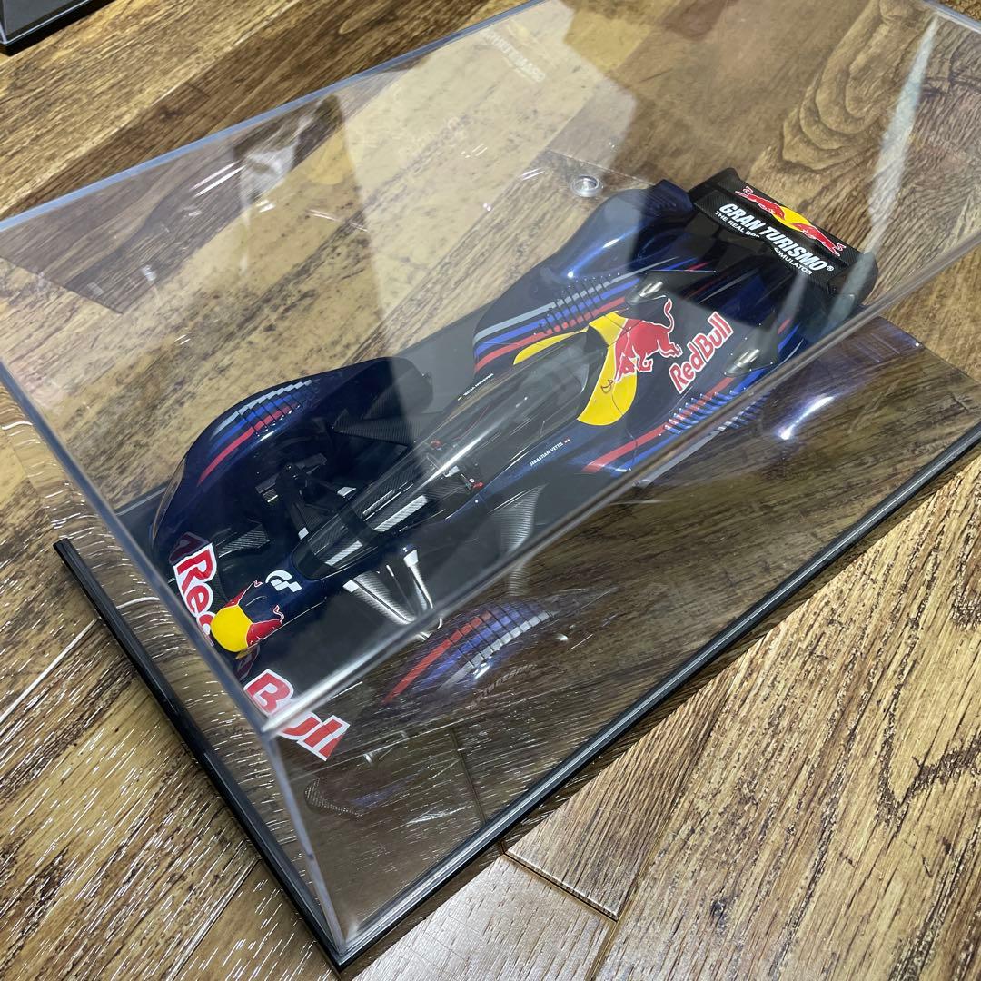 AUTOart 1/18 RedBull X2010 オートアート
