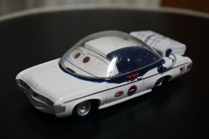 カーズ　ミニカー　ファルコンホーク　メーター　宇宙　3体セット　マテル　？