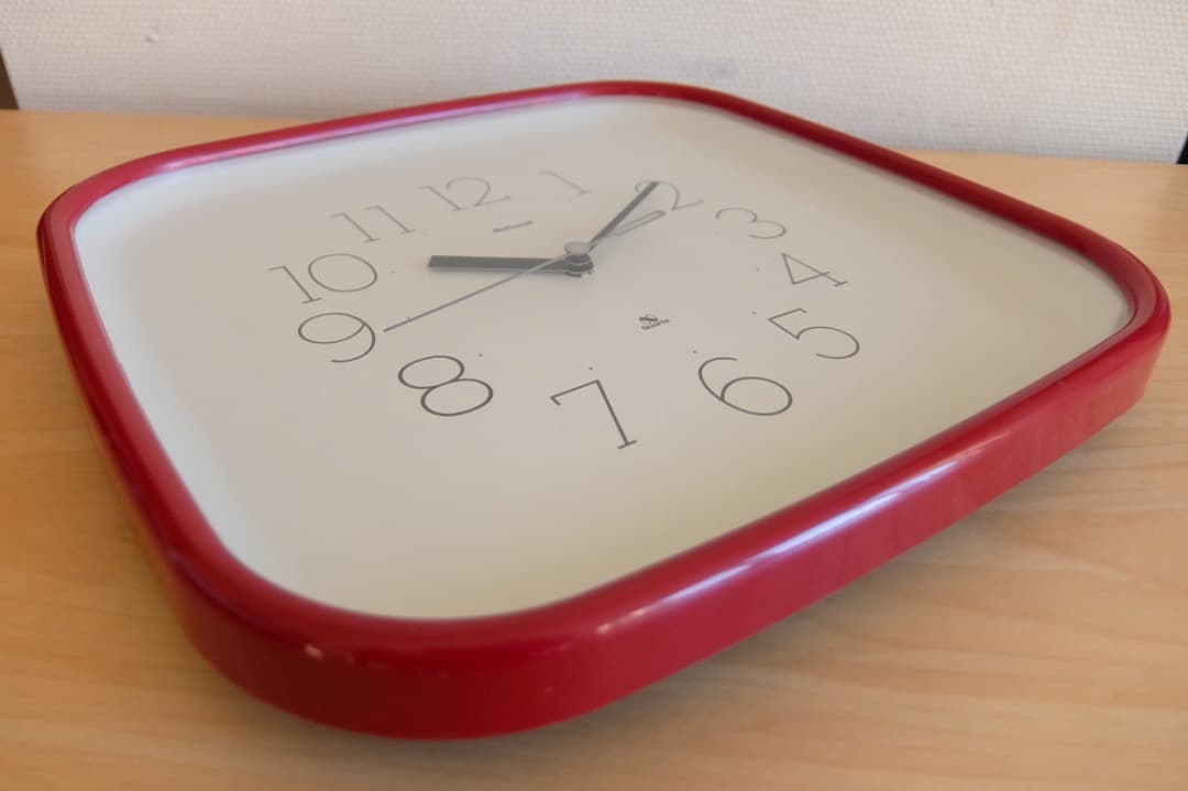 【美品】70’sナショナルクロック 掛時計 鮮烈レッドのラウンデッドレクタングル