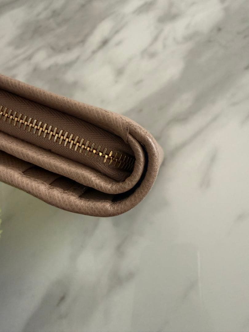 PRADA サフィアーノレザー財布　ピンクベージュ