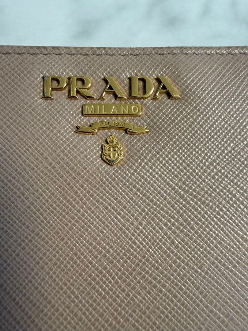 PRADA サフィアーノレザー財布　ピンクベージュ
