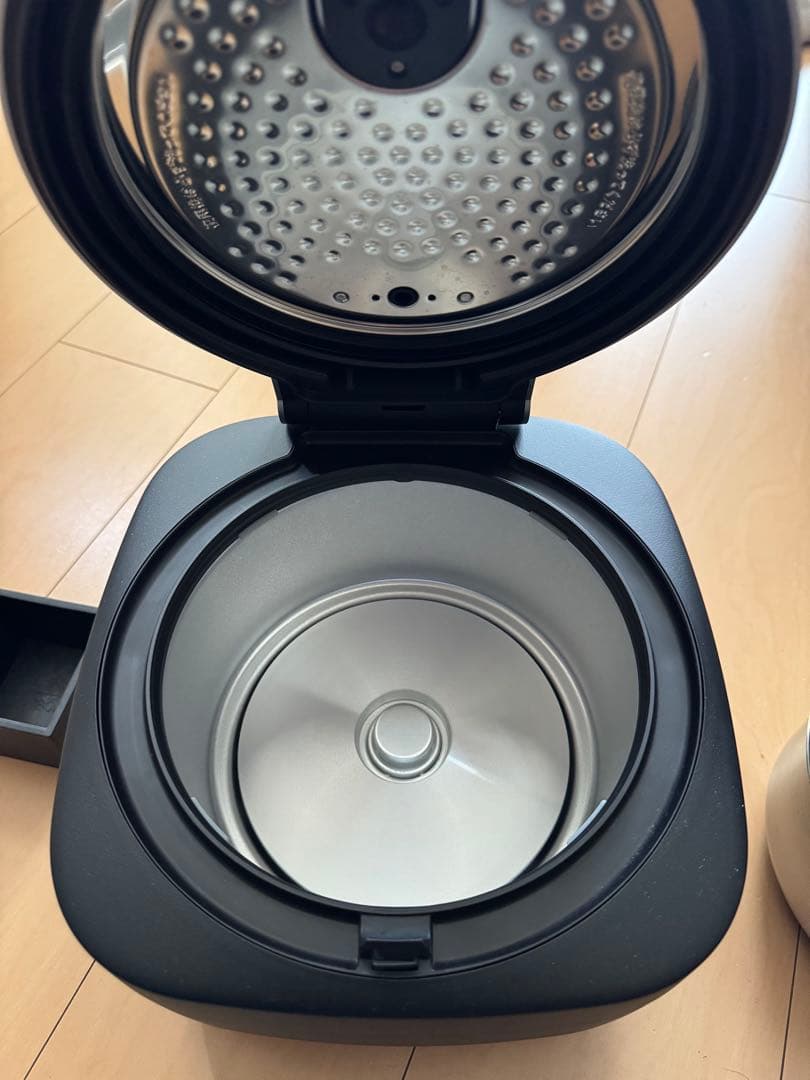 バルミューダ炊飯器　美品