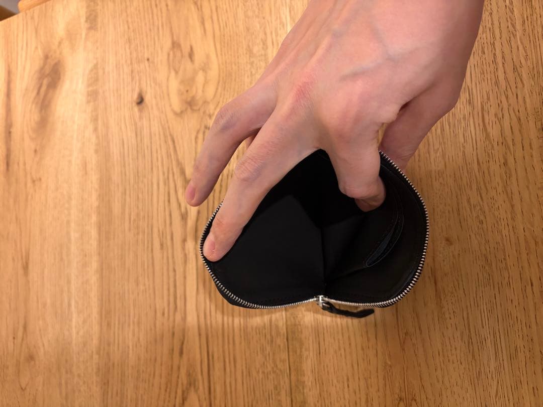 【美品】アーツアンドサイエンス　Zip case S ブラック　レザー　財布