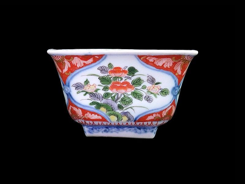 大聖寺伊万里　金襴手　牡丹に岩　獅子に牡丹の図　四方角向付　B335AS-CVg