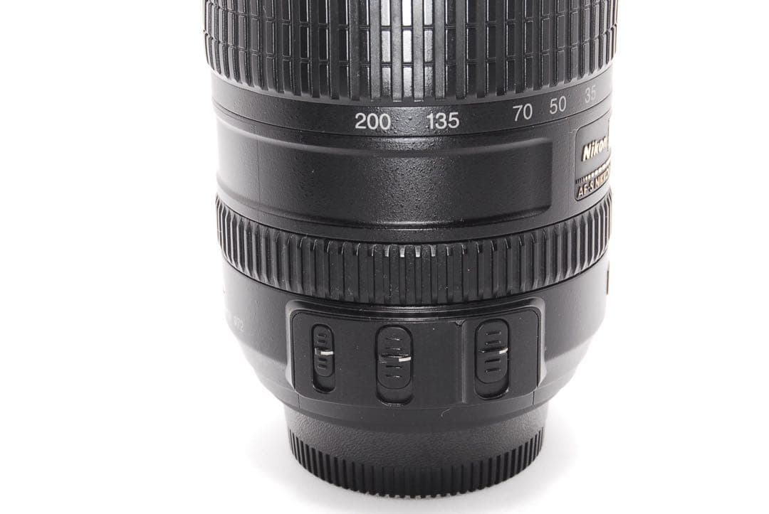 広角～望遠 Nikon 18-200mm VR 軽量レンズ 高倍率ズームレンズ