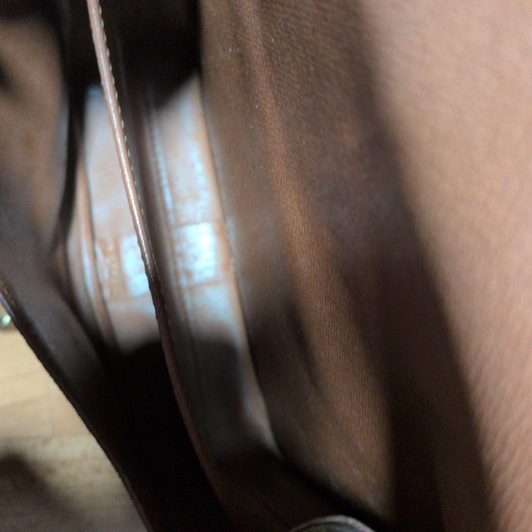 LOUISVUITTONショルダーバック