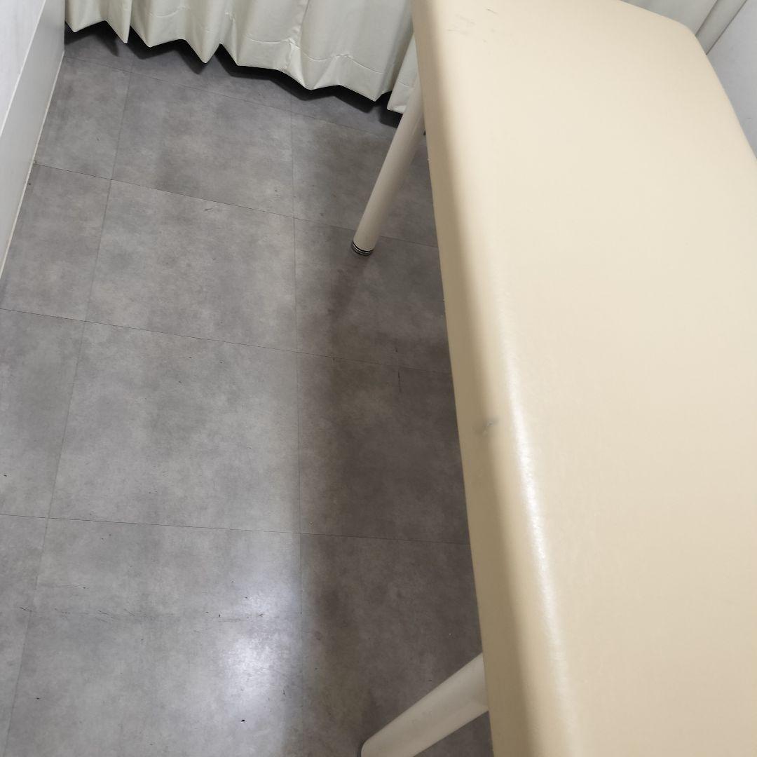 Takadaマッサージベッド施術ベッドエステベッド・整体ベッド（脚４本外し同梱）