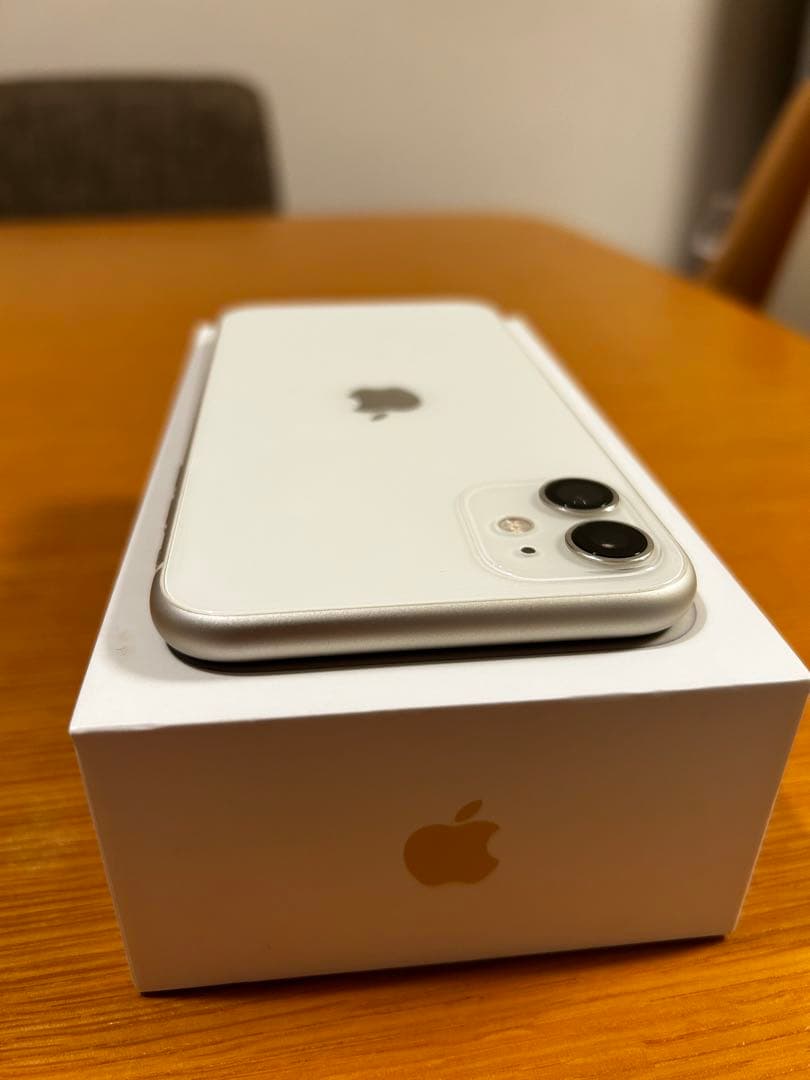 Apple iPhone 11 ホワイト 本体