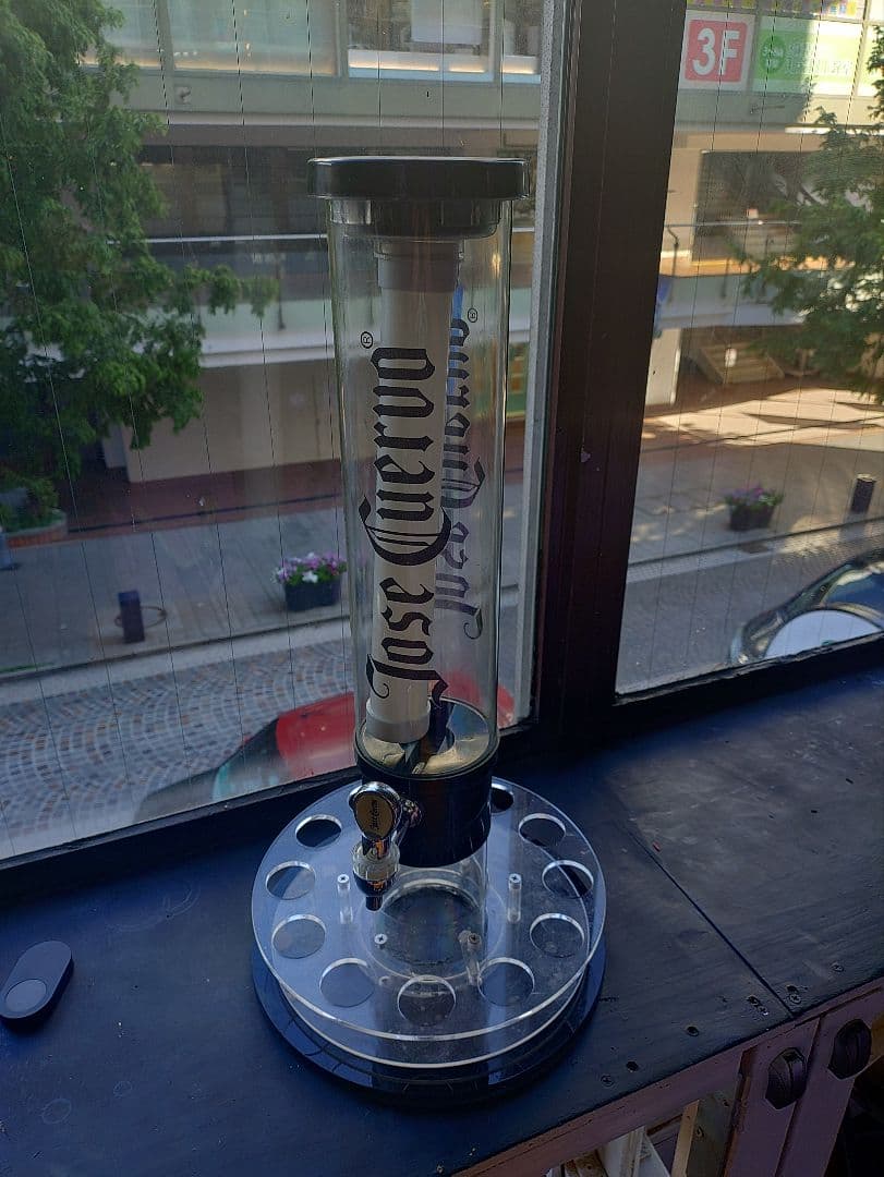 テキーラタワー　Jose Cuervo ボトルサーバー