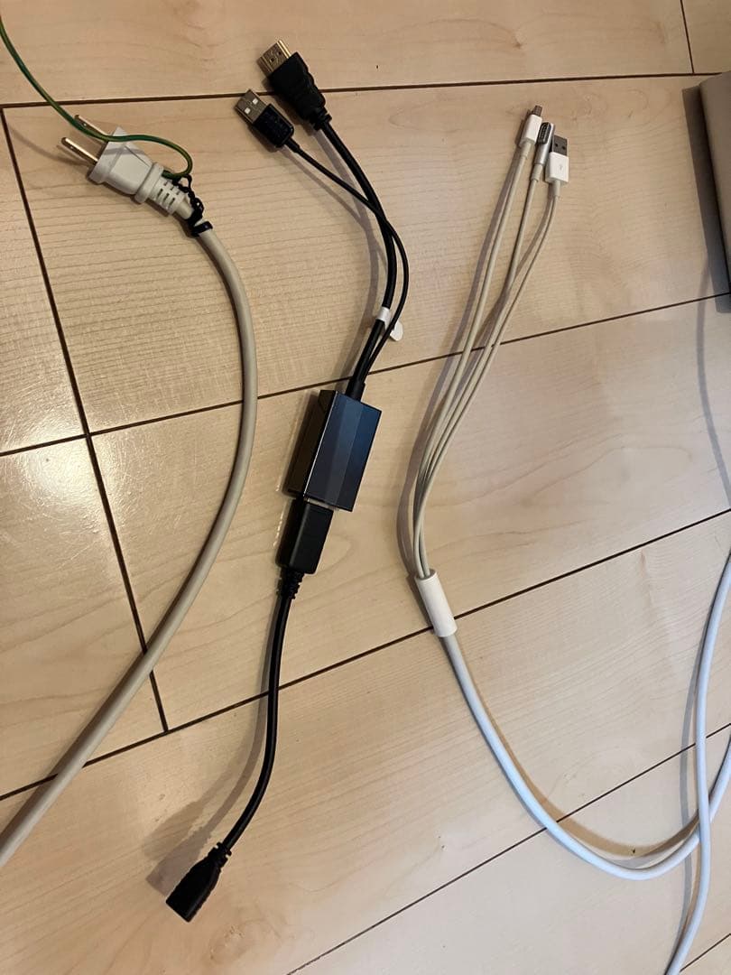 ディスプレイ・モニター本体 Apple LED Cinema Display A1316 MC007J/A