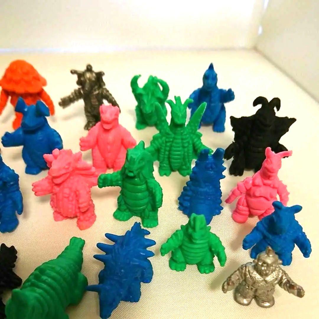 怪獣消しゴム　ウルトラマン　昭和　レトロ　ガシャポン