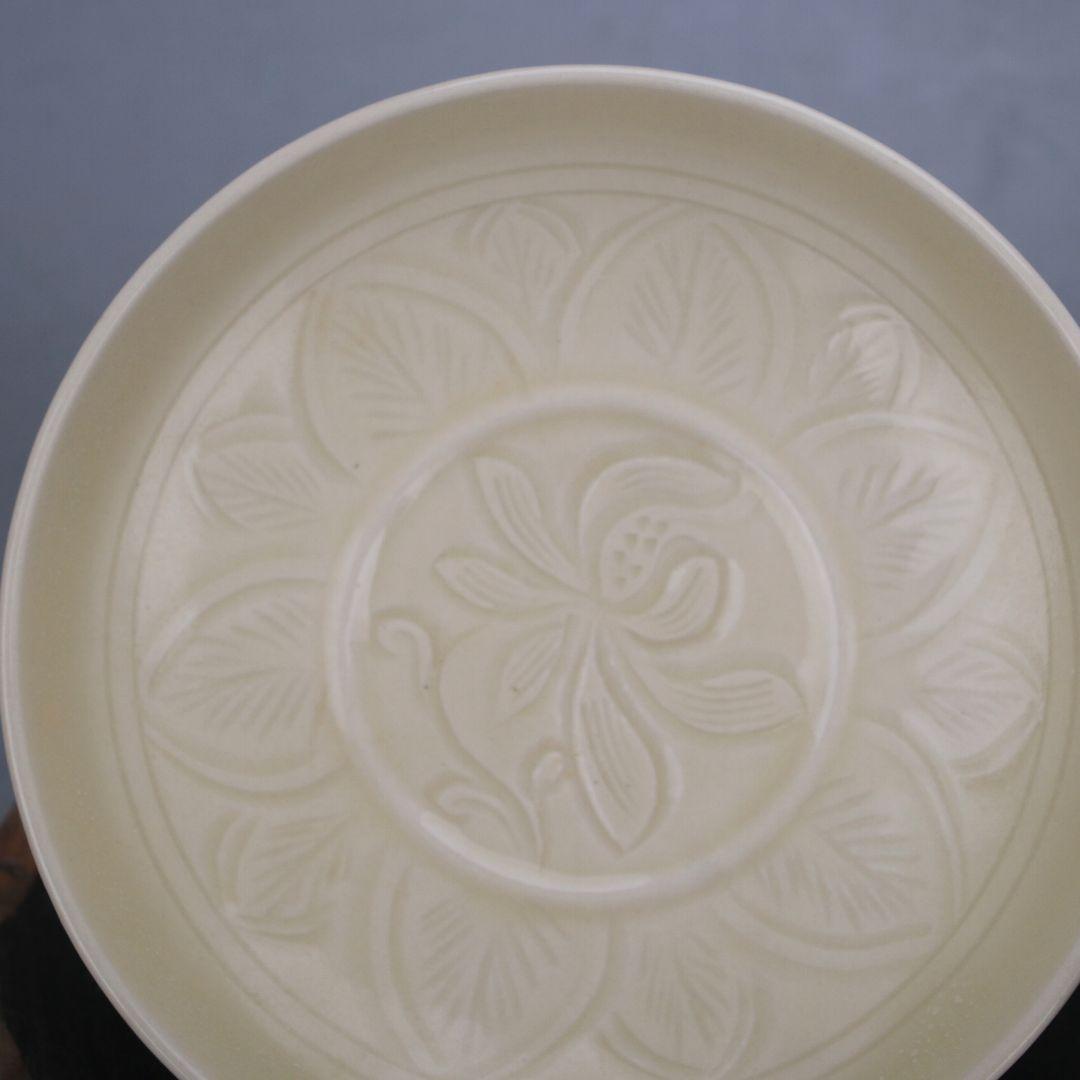 宋定窯暗刻纏枝花卉高足杯  景徳鎮 陶磁器 装飾品 工芸品 美術品 置物