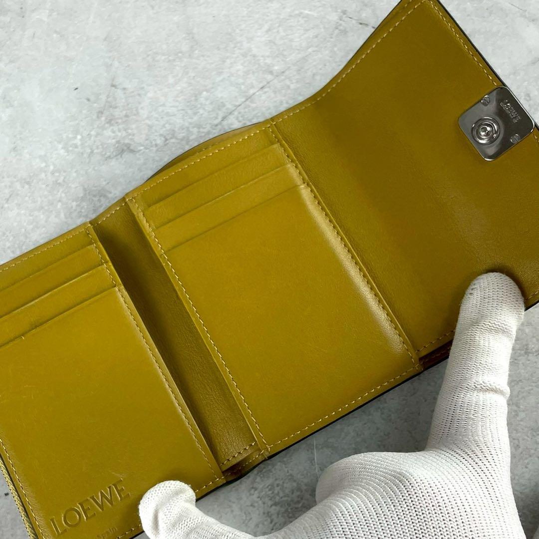 【美品】ロエベ トライフォールド アナグラム タン 三つ折り財布
