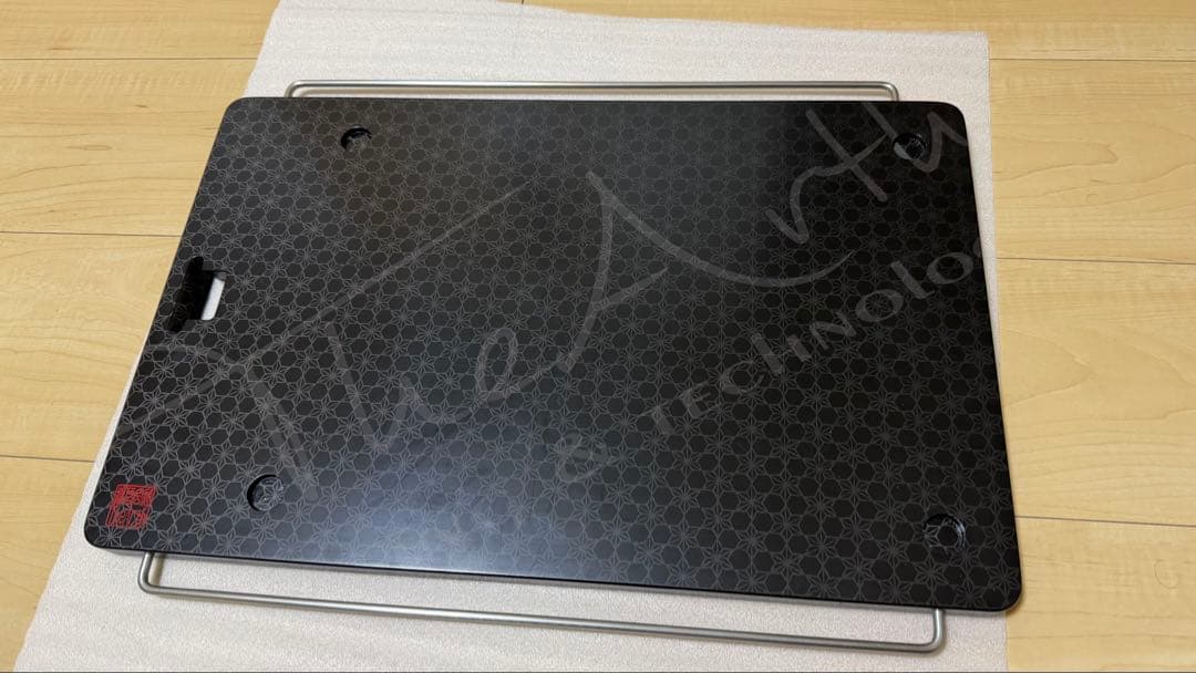 The Arth_six 床上手さん　炭カラー　希少