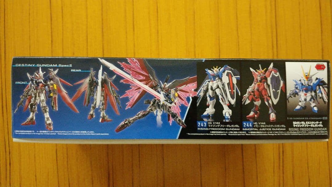HGデスティニーガンダム　spec2　クリアカラー