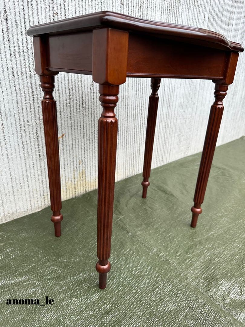 【サイドテーブル】UNIVERSAL　ユニバーサル　ナイトテーブル　花台　飾り台