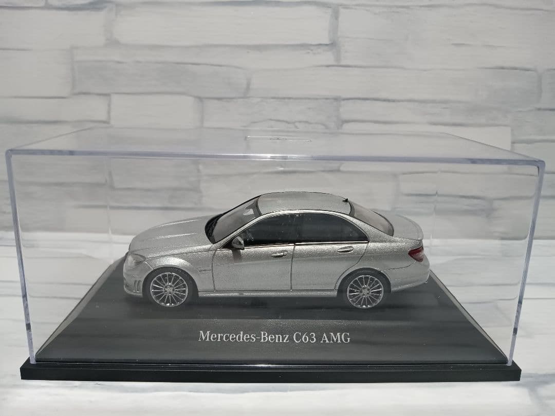 1/43 メルセデスベンツ　C63 AMG Cクラス　W204 ミニカー