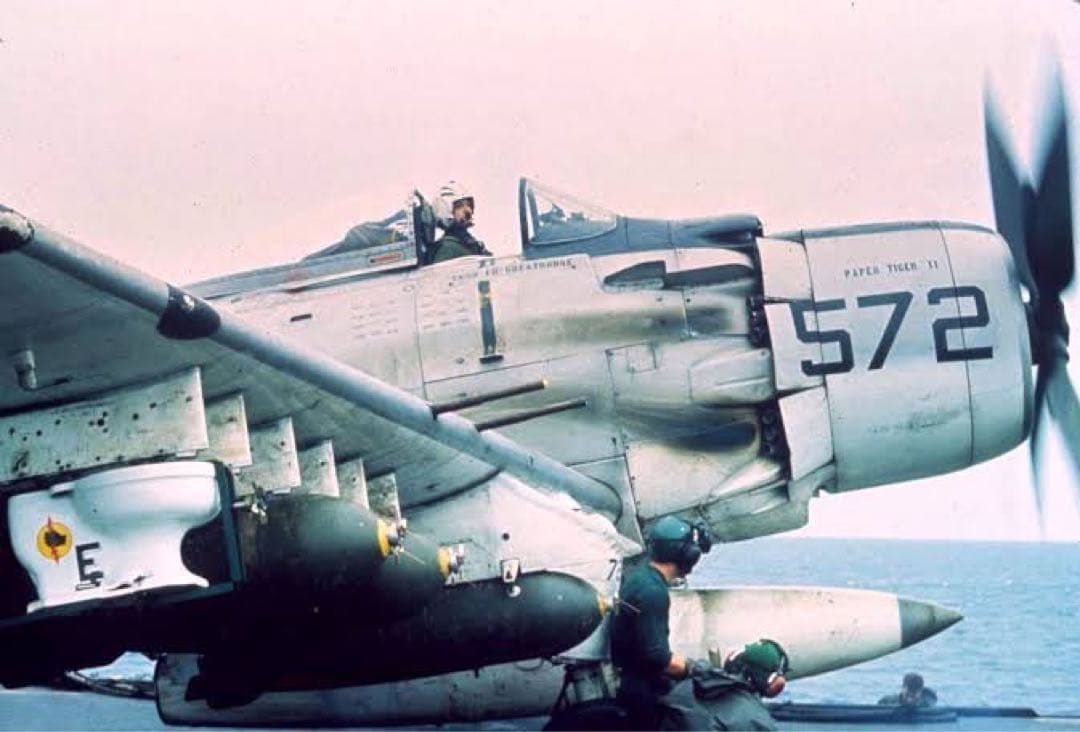 ズルズル値下げ！A-1Hスカイレイダー　ペーパータイガーII