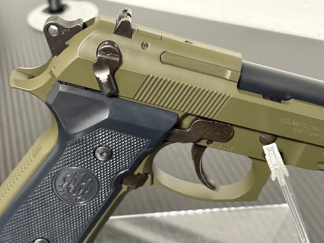 ウエスタンアームズ　ベレッタM9A1　OD　ガスガン