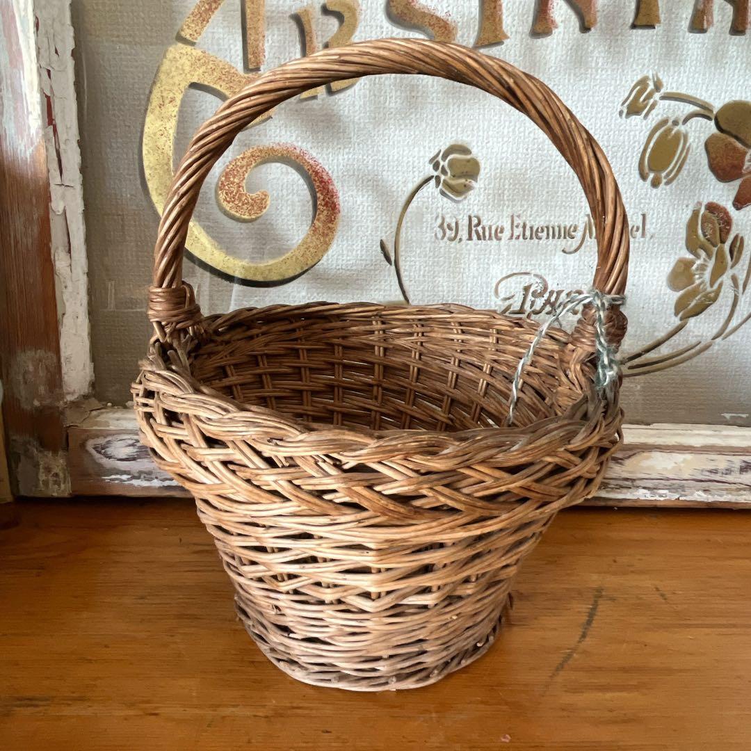 可愛い深めの手付きパニエ