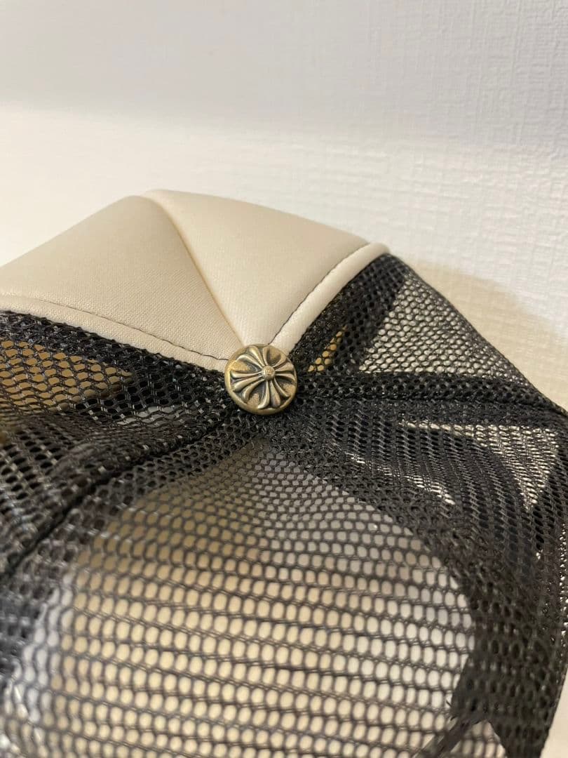 CHROME HEARTS トラッカーキャップ