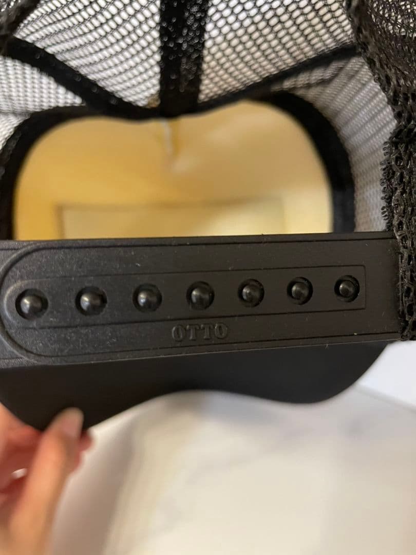 CHROME HEARTS トラッカーキャップ