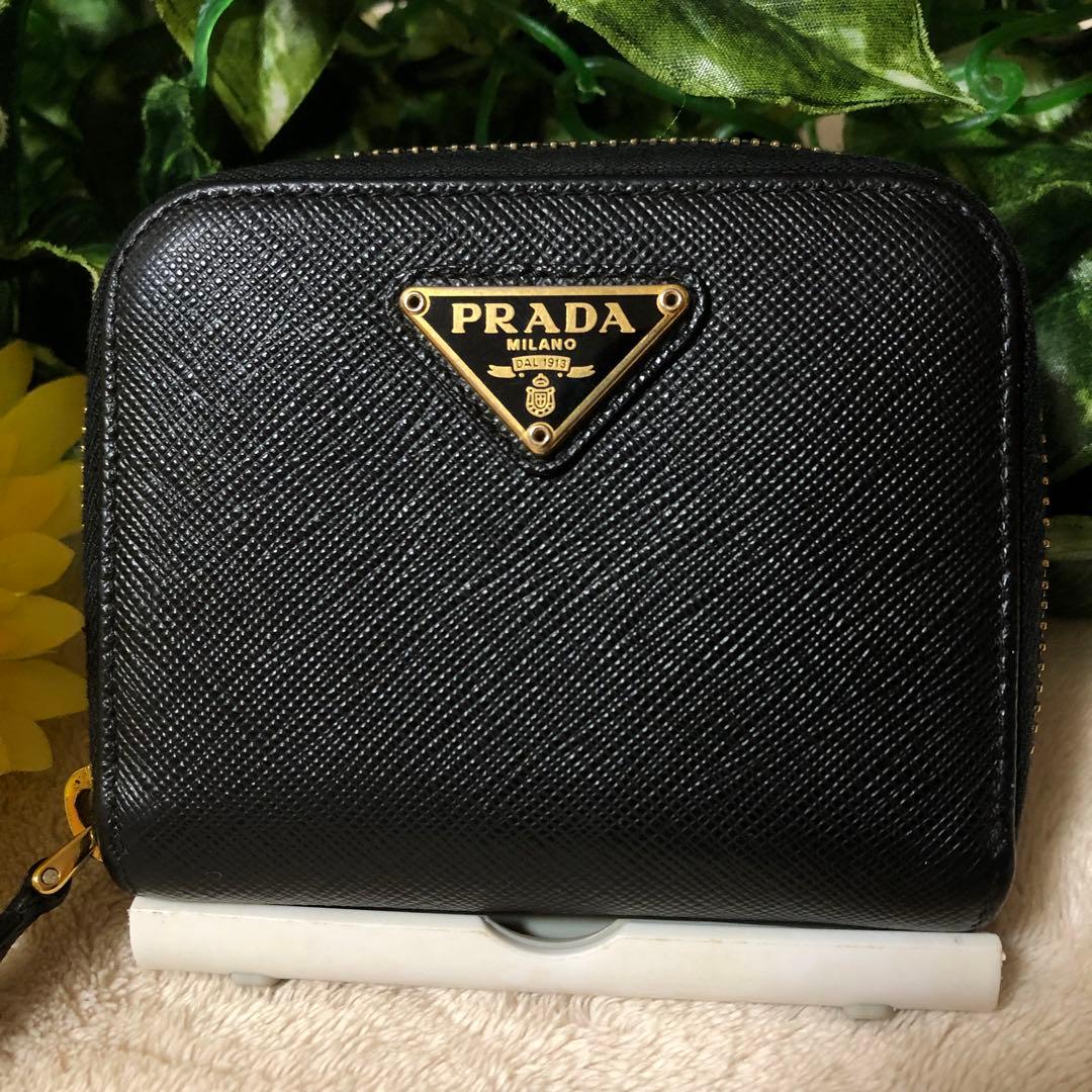 ヒロ　極美品♡PRADA プラダ　 サフィアーノトライアングルケース