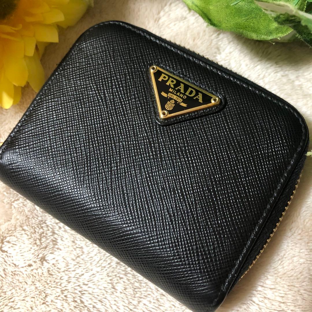 ヒロ　極美品♡PRADA プラダ　 サフィアーノトライアングルケース