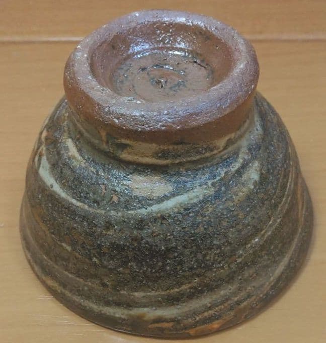 人間国宝 金城次郎 ぐい呑 栞 共箱 美品 やちむん 壺屋焼 壷屋焼 紐付箱