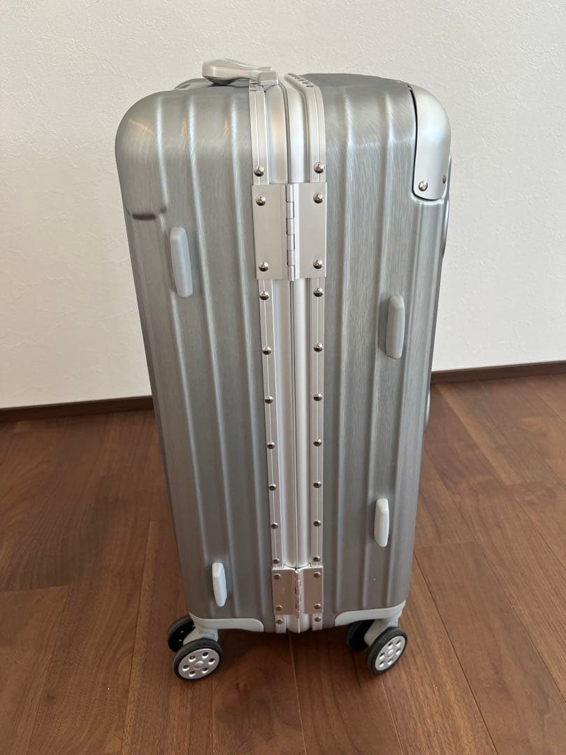 [最終値下げ]muta シルバー キャリーケース スーツケース中型