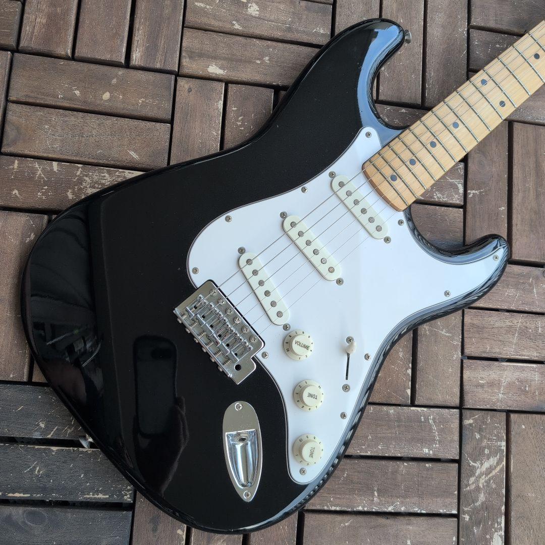 Squier by FENDER ストラト ラージヘッド BLACK！
