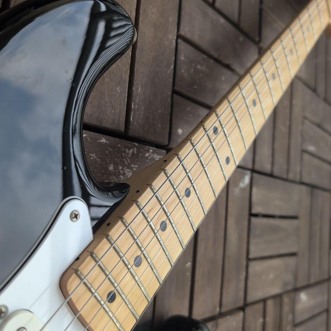 Squier by FENDER ストラト ラージヘッド BLACK！