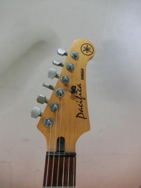 146：Yamaha Pacifica ヤマハ　エレキギター　ジャンク
