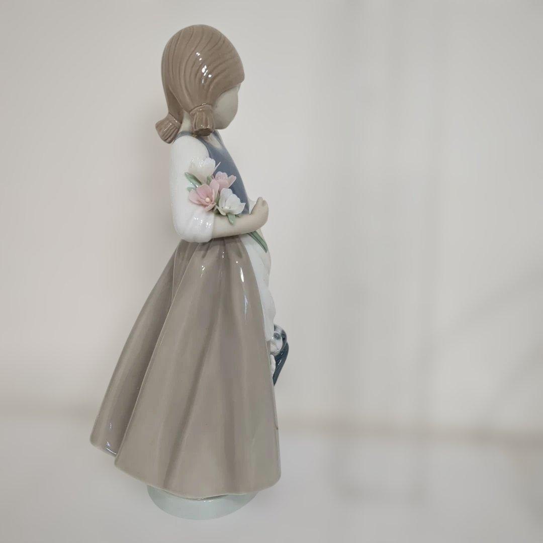 リヤドロの人形